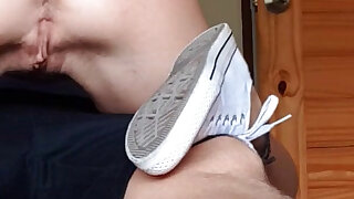 Do You Like Tanned Long Legs, Hoodies and White Converse Sneakers?