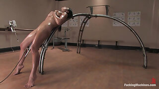 Pilates Instructor - Elyse Stretches for the Machines